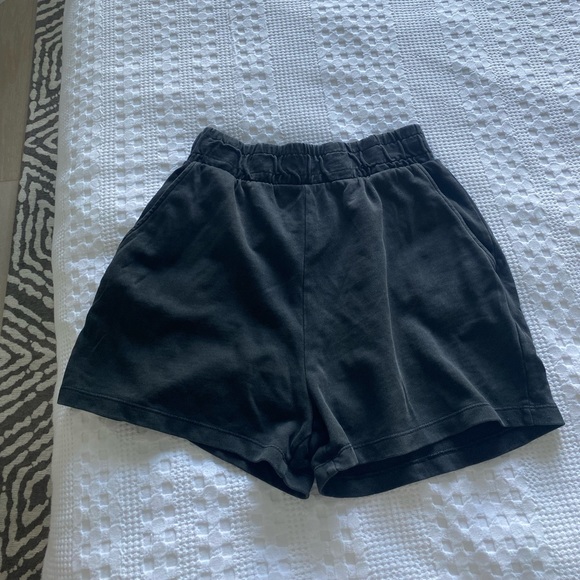 Zara jogging shorts. - Picture 2 of 2